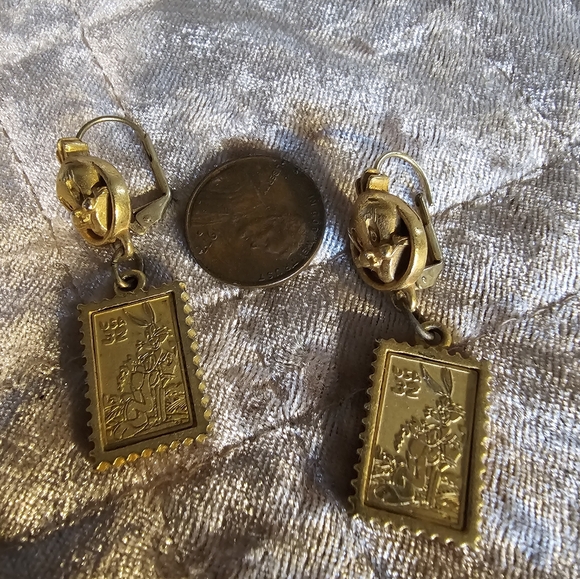 Gold Tweety and Bugs Bunny postage stamp earrings - Picture 4 of 5